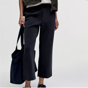 Lululemon Softstreme High-Rise Straight-Leg Cropped Pant